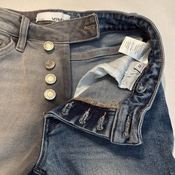 Vervet Asymmetrical Waist Two Toned Distressed Crop Jeans Size 25 - Picture 8 of 12